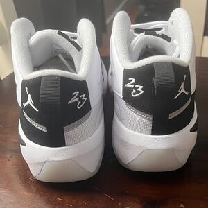 Kids Jordan Max Aura 7 Sneakers White | Black | Authentic